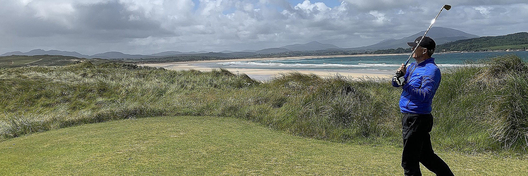 Golfplatz mit Blick auf den Strand